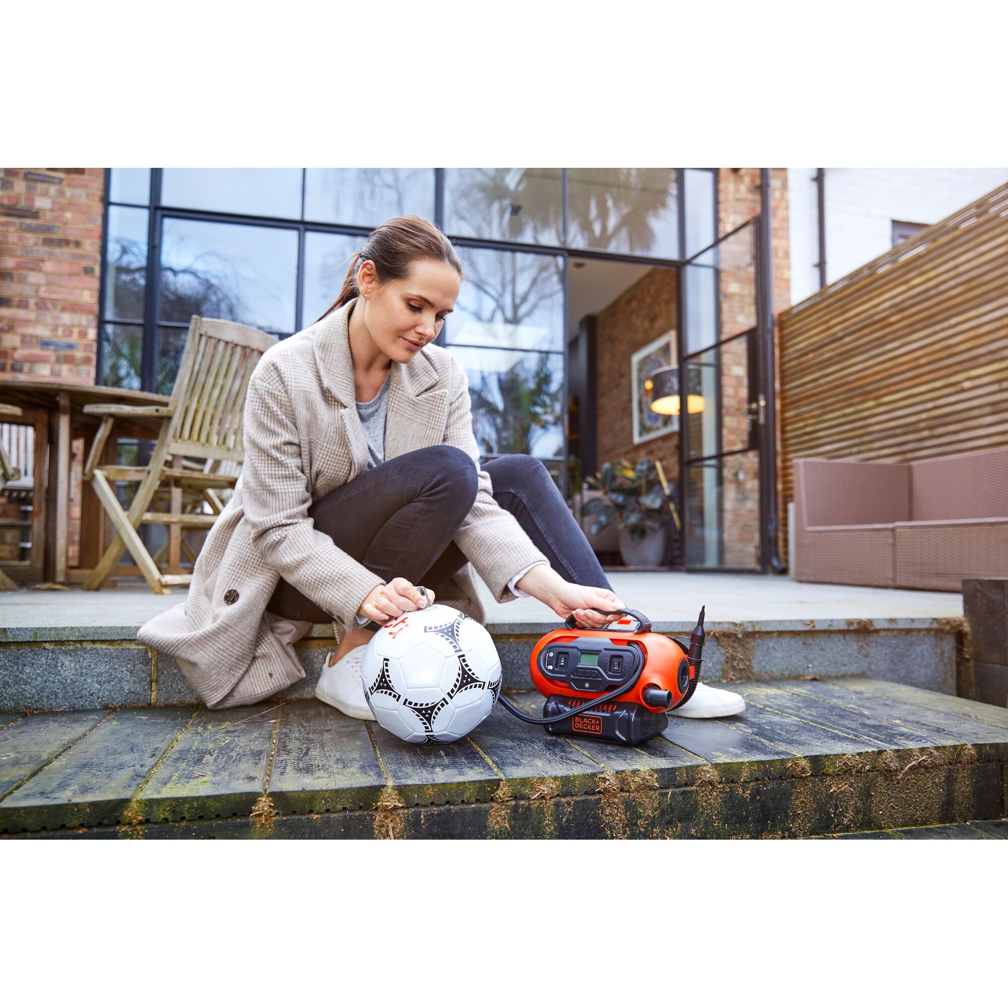 AC/DC Multi-Voltage Inflator | BLACK+DECKER