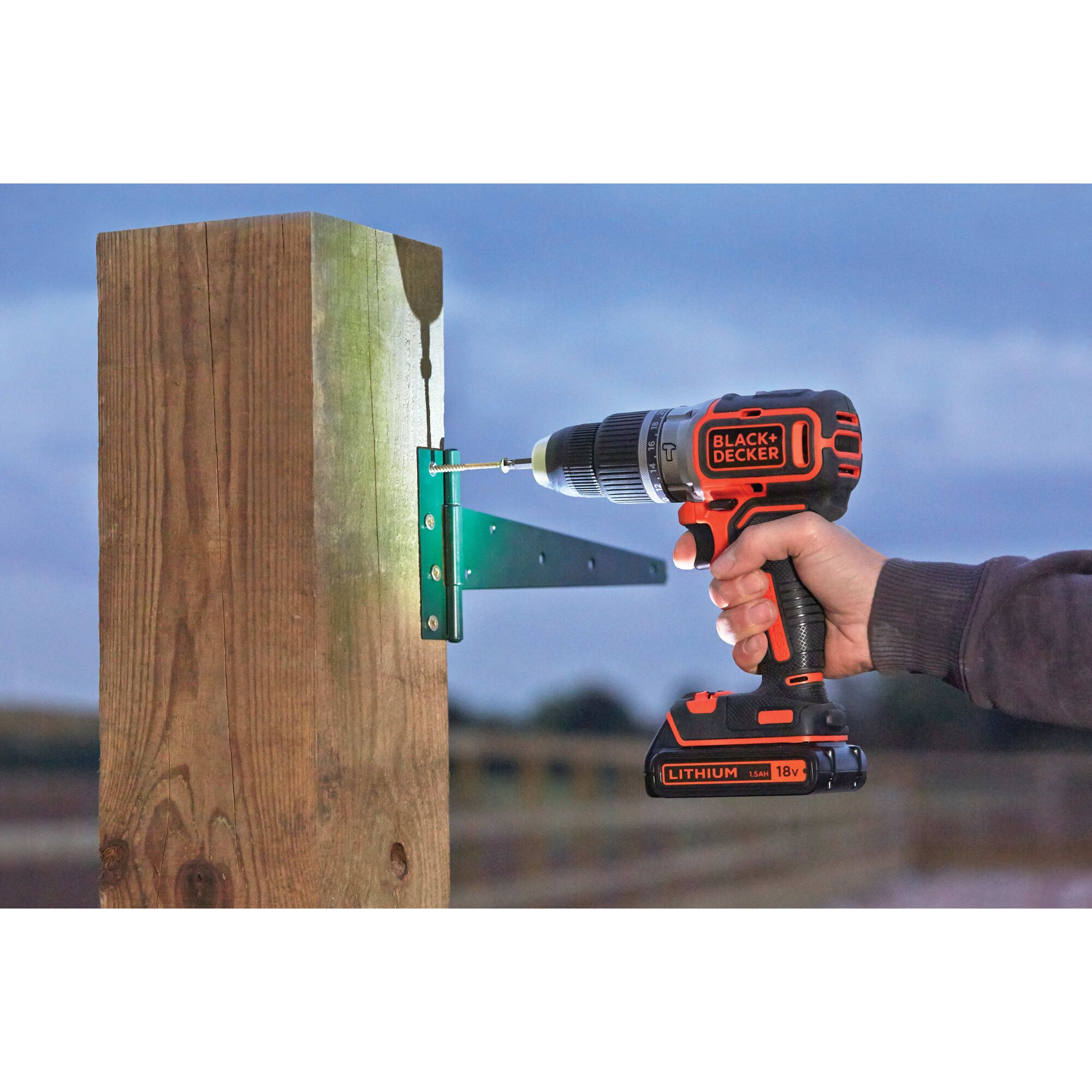 18V Cordless Brushless 2 Gear Hammer Drill + 2 Batteries + 1 Amp