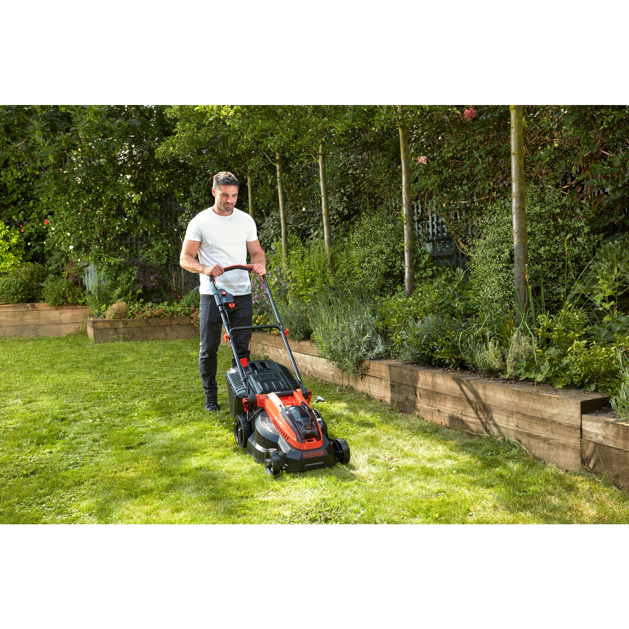 Black and decker cordless mower 2025 36v