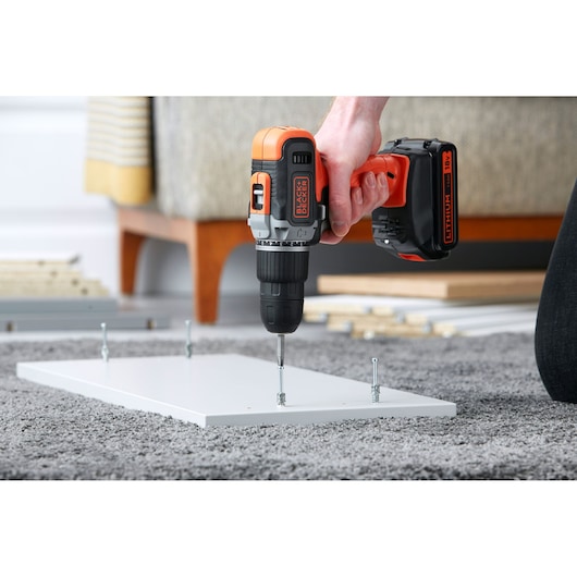 18V Cordless 2 Speed Hammer Drill with 2 x 1.5Ah Batteries and 400mA Charger