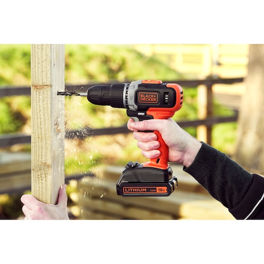 18V Cordless 2 Speed Hammer Drill with 2 x 1.5Ah Batteries and 400mA Charger