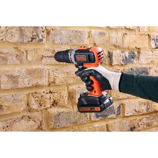 18V Cordless 2 Speed Hammer Drill with 2 x 1.5Ah Batteries and 400mA Charger