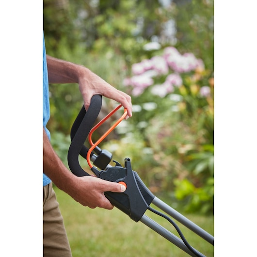 33cm Cordless 2 x 18V 2.5Ah Compact Mower
