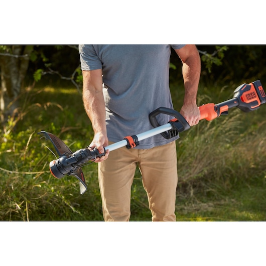 36V Cordless STRIMMER® 33cm String Trimmer with POWERCOMMAND™ - 2.5Ah Battery Kit