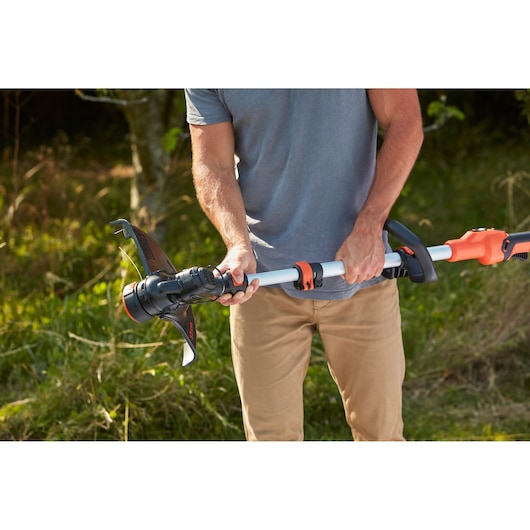 36V Cordless STRIMMER® 33cm String Trimmer with POWERCOMMAND™ - 2.5Ah Battery Kit