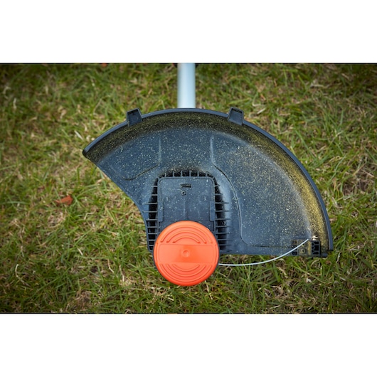 36V Cordless STRIMMER® 33cm String Trimmer with POWERCOMMAND™ - 2.5Ah Battery Kit