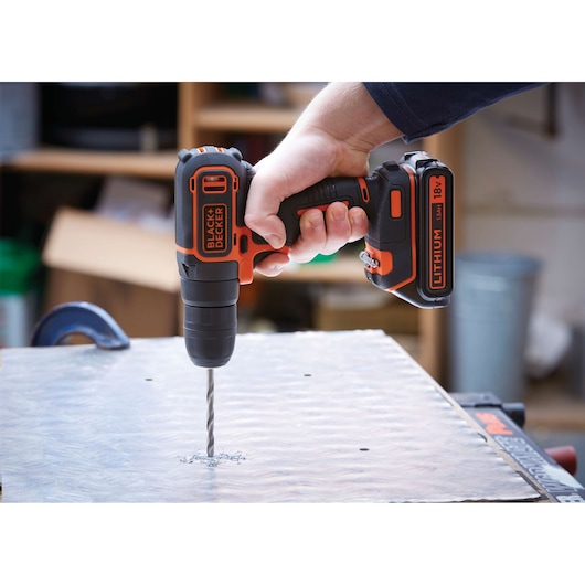 18V Cordless Hammer Drill With 2x 1.5Ah Batteries, 400mA Charger in a Kitbox
