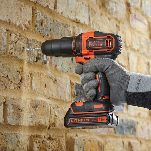 18V Cordless Hammer Drill With 2x 1.5Ah Batteries, 400mA Charger in a Kitbox