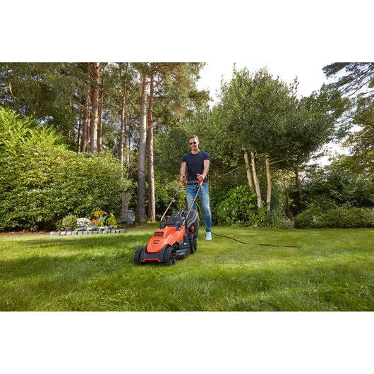 34cm 1400W Mower with EasySteer™
