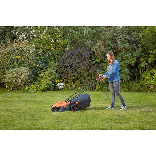 34cm 1400W Mower with EasySteer™