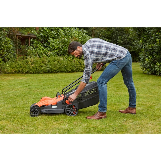 42cm 1800W Mower with EasySteer™