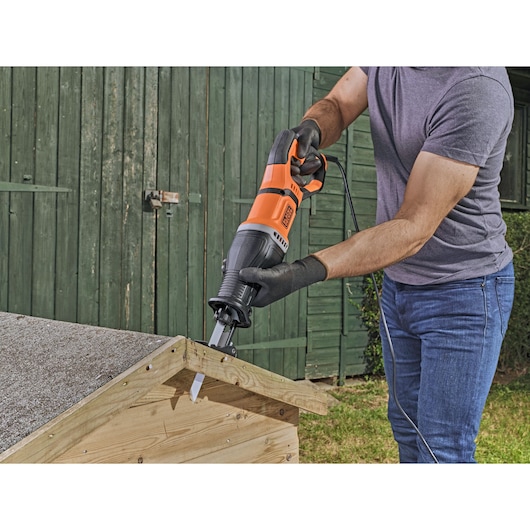 750W Electric Reciprocating Saw With Branch Holder and 2x Blades in Kit Box