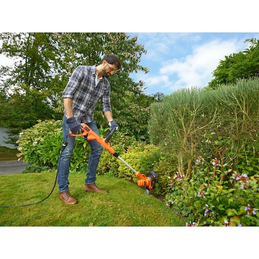 550W Corded STRIMMER® 30cm String Trimmer with AFS®