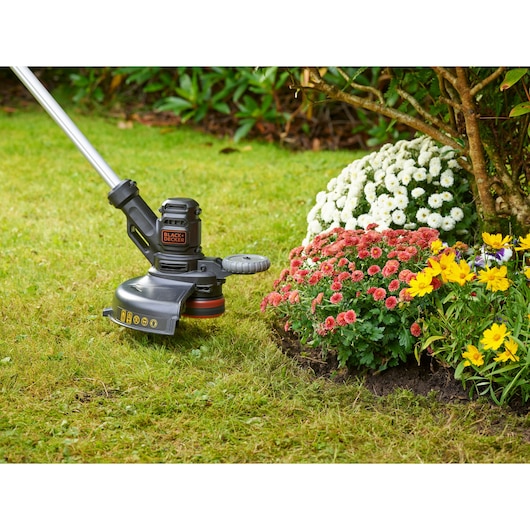 550W STRIMMER® 28cm String Trimmer with POWERCOMMAND™
