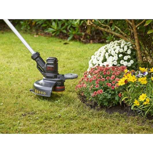 550W Corded STRIMMER® 30cm String Trimmer with POWERCOMMAND™