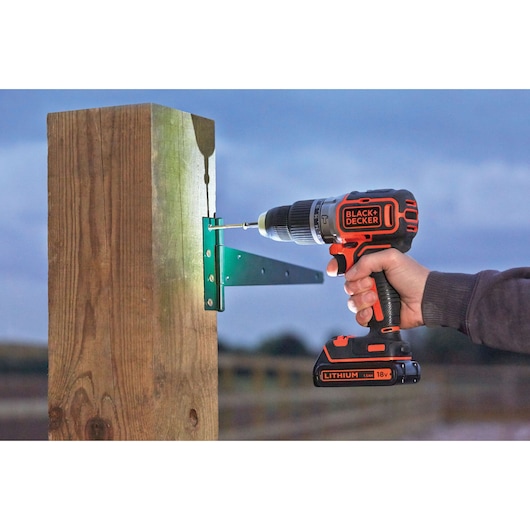 18V Lithium-ion Brushless 2 Gear Hammer Drill + 2 Batteries + 1 Amp charger + Kit Box