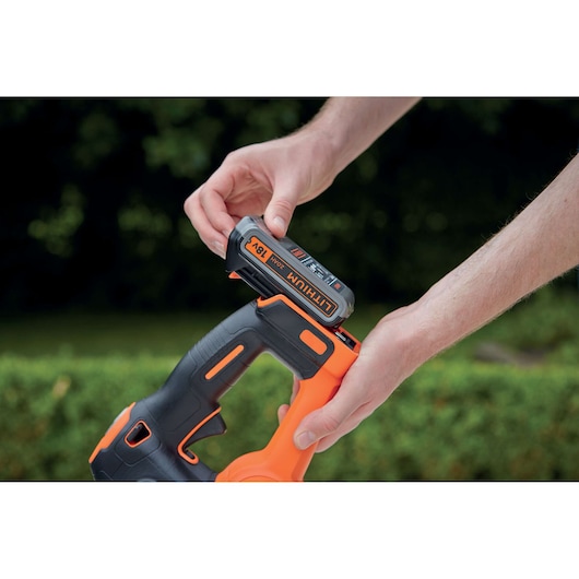 45cm 18V 2Ah POWERCOMMAND™ Hedge Trimmer
