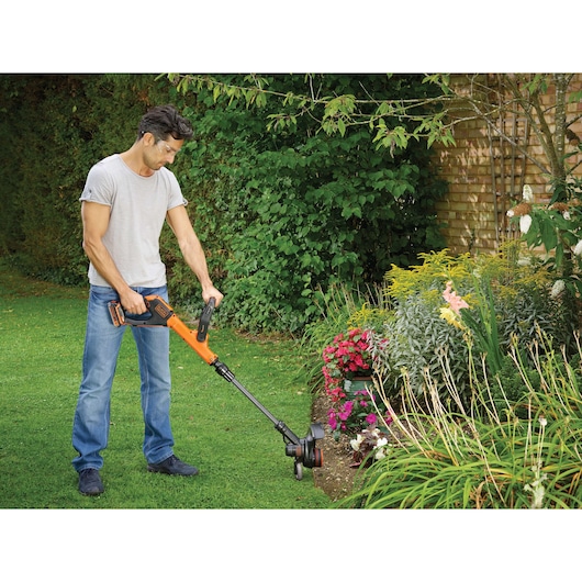 18V POWERCONNECT™ Cordless STRIMMER® String trimmer (without battery or charger)
