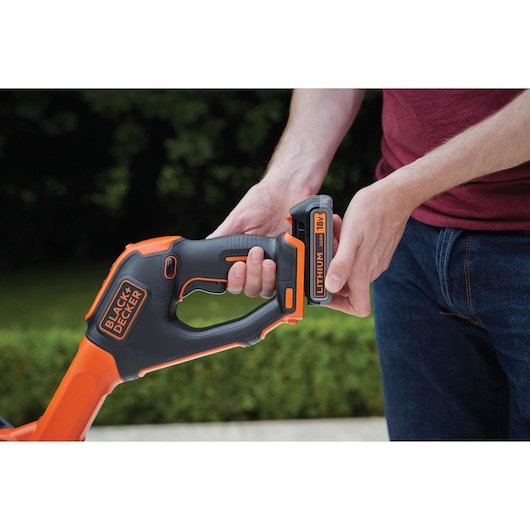 18V POWERCONNECT™ Cordless STRIMMER® String trimmer (without battery or charger)