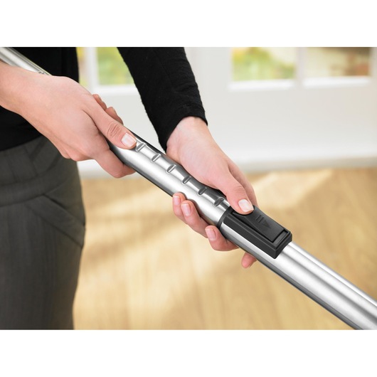2000W Bagless Cyclonic Vac