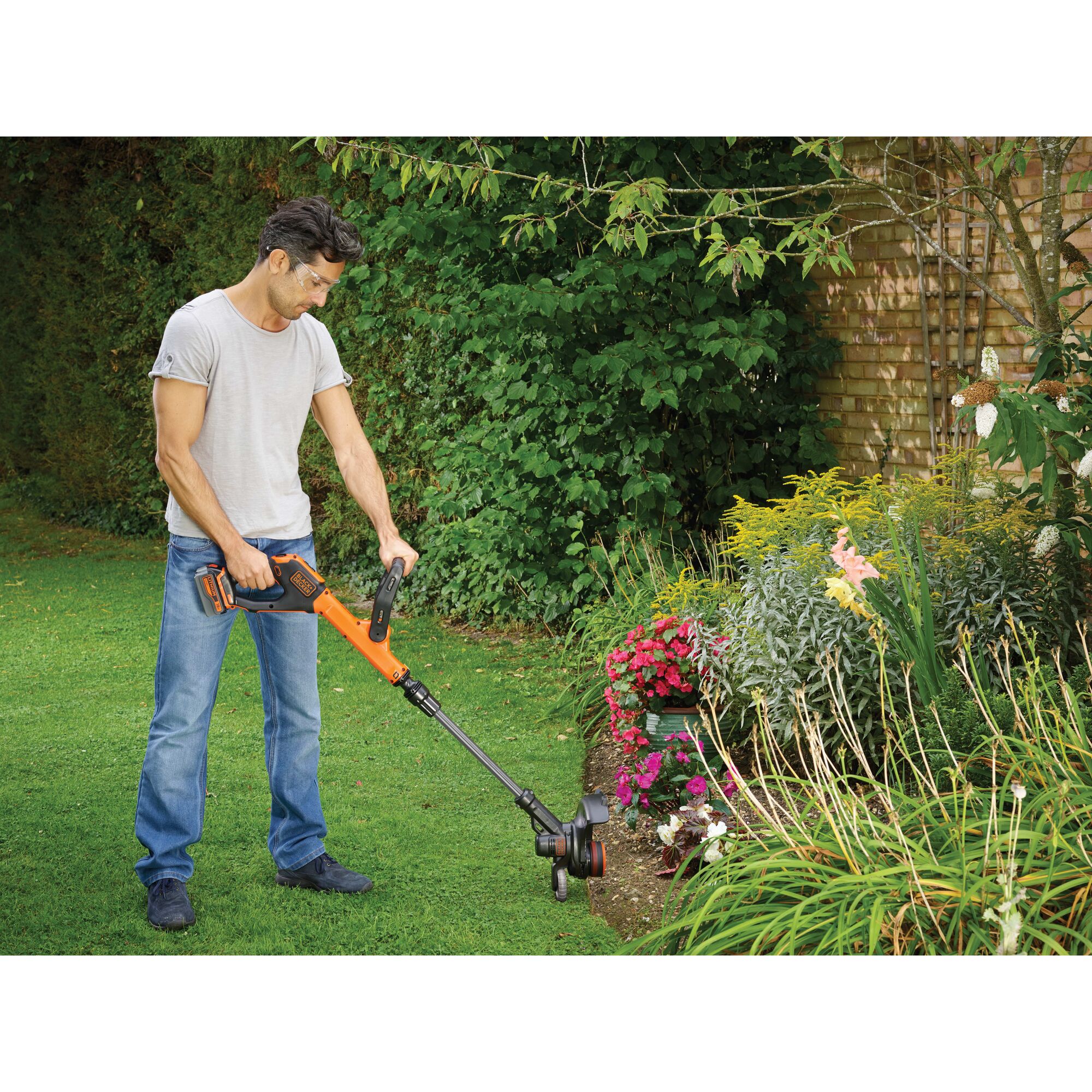 18V Cordless String Trimmer BLACK DECKER